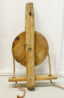 Holzaufzugsrolle mehr als 200 Jahre alt. Einzelteile nur aus Holz._1